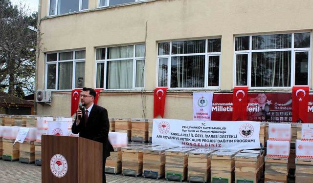 Kırklareli’nde arıcılara kovan ve petek dağıtıldı