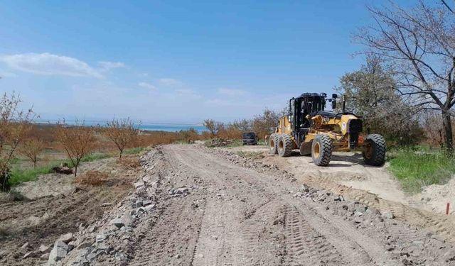 Kırsal mahallelerde ulaşım altyapısı güçlendiriliyor