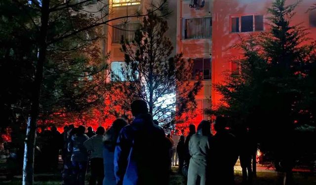 Konya’da apartmanda çıkan yangın korkuttu