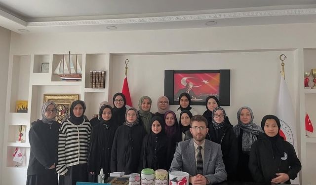 Kur’an kursu öğrencilerinden anlamlı bağış