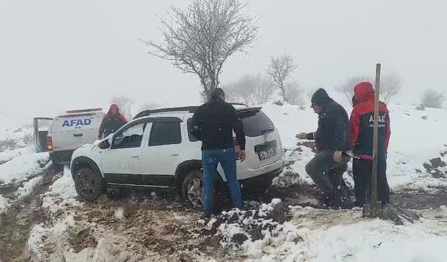 Mahsur kalan doğaseverler AFAD tarafından kurtarıldı