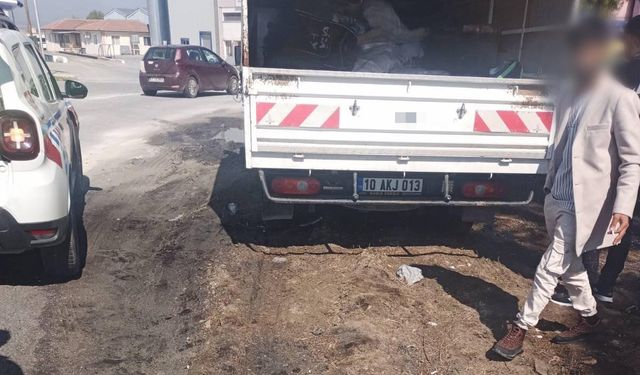 Manisa’da kamyonet kasasında 16 işçi taşıyan sürücüye ceza