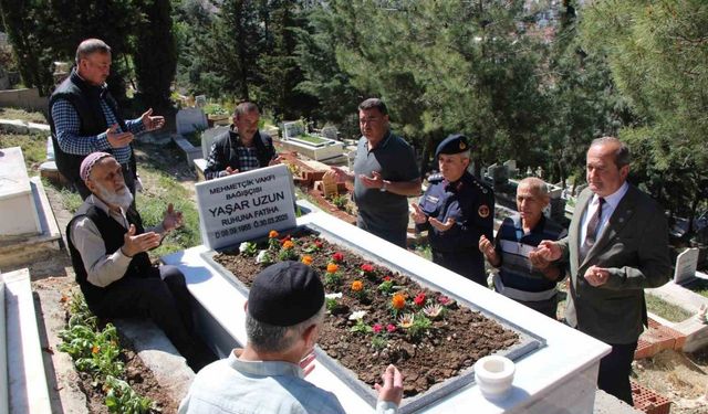Mehmetçik Vakfı kimsesiz bağışçının mezarını yaptırdı