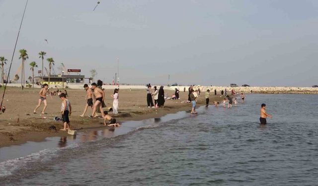 Mersin’de havalar ısınınca sahiller hareketlendi