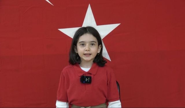 Minik öğrenciler anne ve babalarının Polis Haftası’nı kutladı