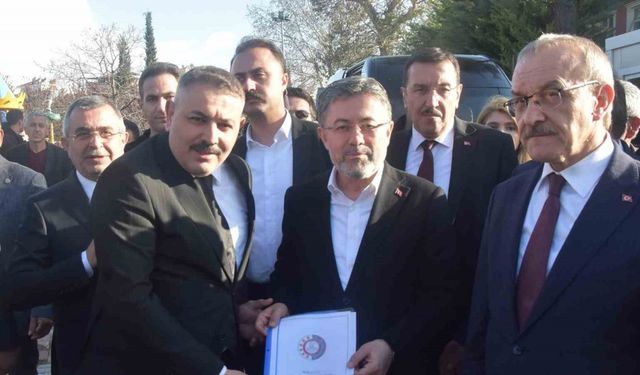 MTSO Yönetim Kurulu Başkanı Sadıkoğlu, Tarım Bakanı Yumaklı’ya kapsamlı dosya sundu