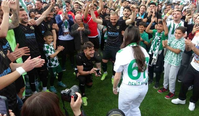 Muğlaspor futbolcusu Demir’den sürpriz evlilik teklifi
