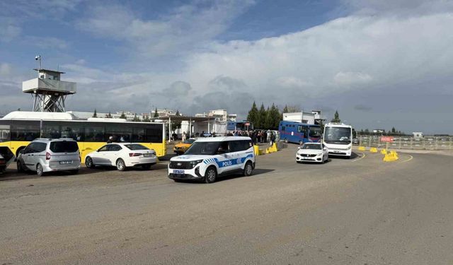 Narin Güran cinayetine ilişkin 6’sı tutuklu, 3’ü çocuk 15 sanık adliyeye getirildi