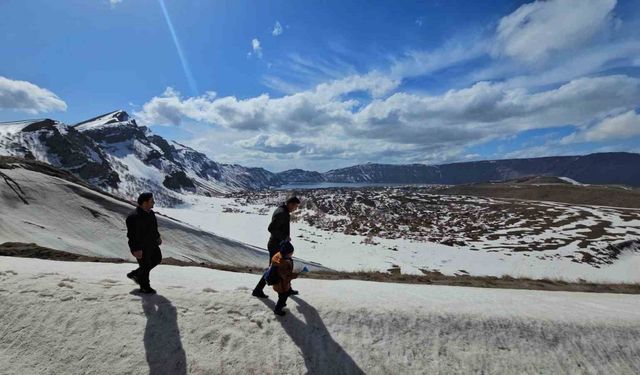 Nemrut Kalderası’na ziyaretçi akını