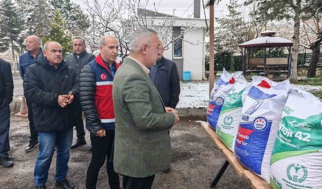Niğde’de üreticilere yüzde 75 hibeli nohut ve fasulye tohumu dağıtıldı