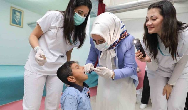 NÖHÜ’den minik öğrencilere ağız ve diş sağlığı eğitimi