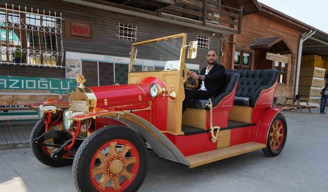 Nostalji aşığı genç 1925 model otomobilin elektriklisini yaptı