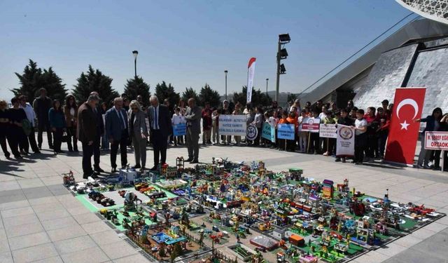 Öğrenciler 23 Nisan coşkusu ile Lego şehir inşa ettiler
