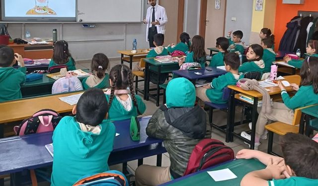 Öğrencilere sağlıklı beslenme eğitimi verildi