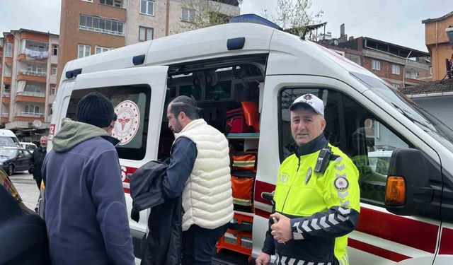 Ordu’da hafif ticari araca çarpan motosikletin sürücüsü yaralandı