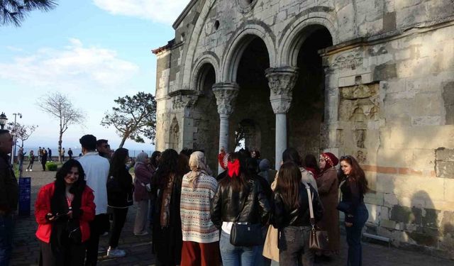 Ortahisar Ayasofya Camisi Ramazan Bayramı’nda ziyaretçi akınına uğruyor