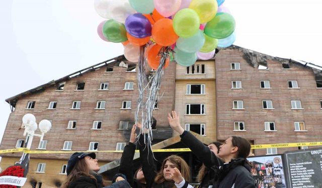 Otel yangınında hayatını kaybedenler gözyaşlarıyla anıldı
