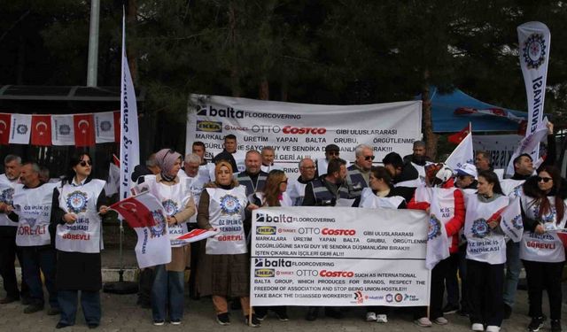Öz İplik İş, Uşak’ta işten çıkartılan 4 üyesi için eylem yaptı