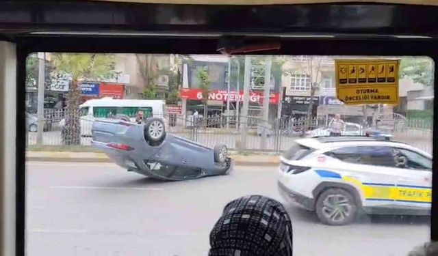 Şanlıurfa’da kamyon ile çarpışan otomobil ters döndü