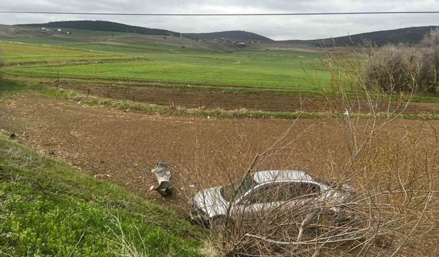Şarampole uçan aracın sürücüsü yara almadı