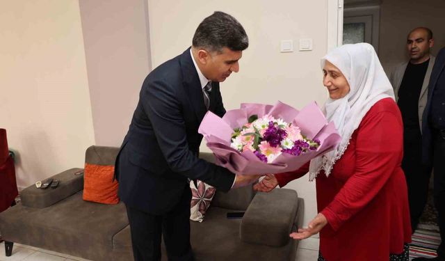 Şener, şehit aileleriyle bir araya geldi
