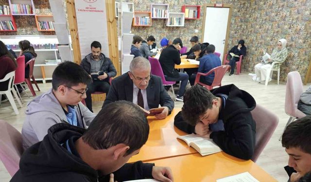 Siirt’te kitap okuma etkinliği düzenlendi