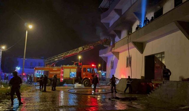 Siirt’te terlik fabrikasında çıkan yangında 11 kişi dumandan etkilendi