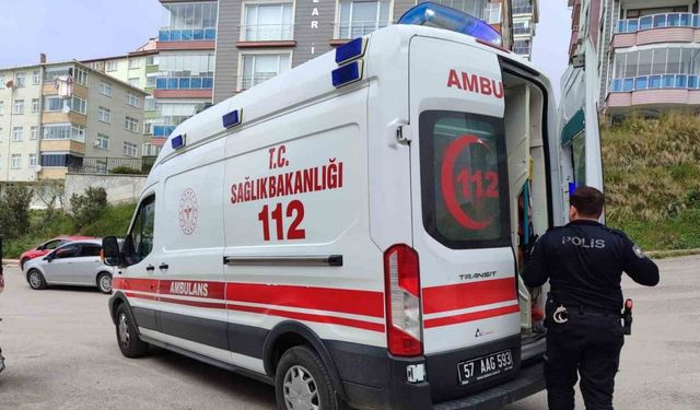 Sinop’ta 3 tekerlekli motosiklet devrildi: 2 yaralı
