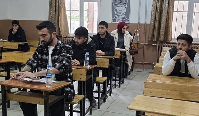 Sinop’ta gençler umre için yarıştı