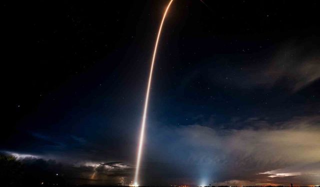SpaceX, kutup yörüngesine ilk insanlı uzay uçuşunu gerçekleştirdi