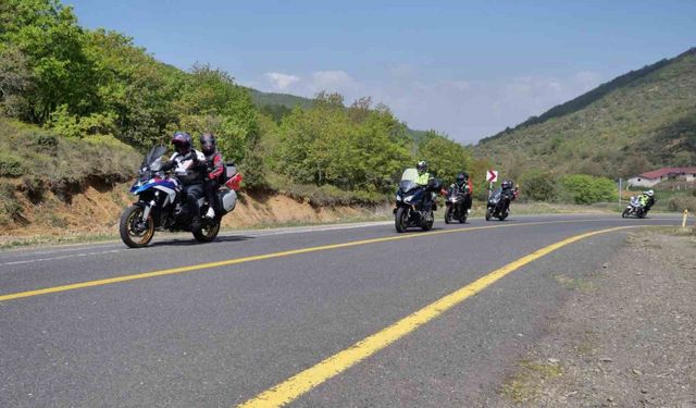 Tekirdağ’da 500 motosikletli, turizm rotasında doğayla buluştu