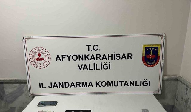 Tır şoförü uyuşturucu satarken suçüstü yapıldı