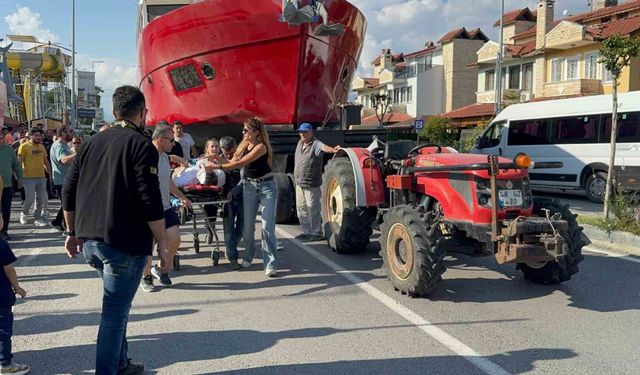 Traktörle tekne çekerken düşen adam hayatını kaybetti