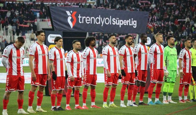 Trendyol Süper Lig: Sivasspor: 0 - Fenerbahçe: 0 (Maç devam ediyor)
