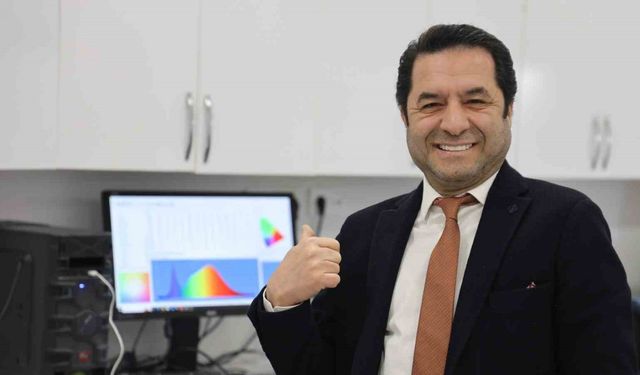 Türk profesörden bir ilk daha: Sarılık hastalığı tedavisi için fotonik sistem geliştirdi