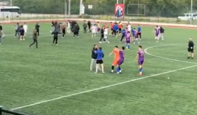 U18 Türkiye Şampiyonası’nda yeşil saha adeta ring alanına döndü