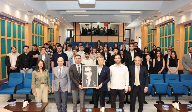 Üniversiteli gençler Denizli OSB Yönetim Kurulu Başkanı Derya Baltalı ile buluştu