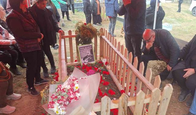 Ünlü sanatçı Volkan Konak’ı sevenleri yalnız bırakmıyor