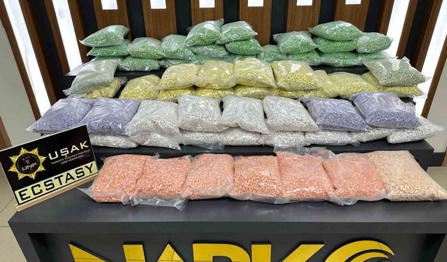 Uşak’ta 2 uyuşturucu satıcısı tutuklandı