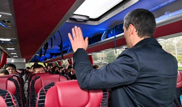 Uşak’tan Çanakkale’ye gidecek ilk öğrenci kafilesi uğurlandı