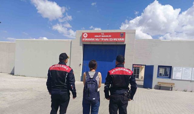 Uyuşturucu suçundan hapis cezasıyla aranan şahsı jandarma yakaladı