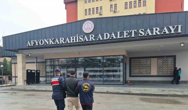 Uyuşturucu ticareti suçundan aranan şahsı JASAT yakaladı