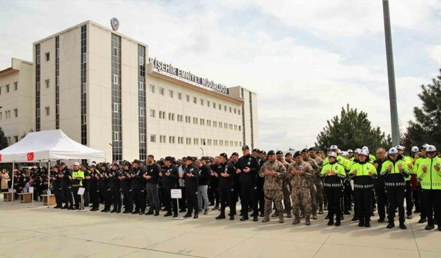 Vefat eden polis memuru son yolculuğuna uğurlandı