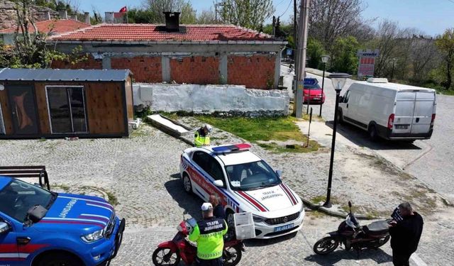 Vize’de jandarmadan drone destekli trafik denetimi