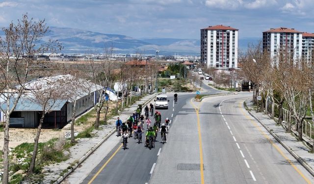Yeşilyurt Belediyesi’nden baharın gelişine pedallı kutlama