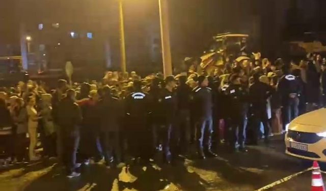 Yolun karşısına geçmeye çalışan üniversiteli kıza otomobil çarptı