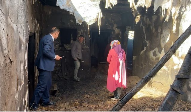 Yüksekova’da çıkan yangında bir ev küle döndü