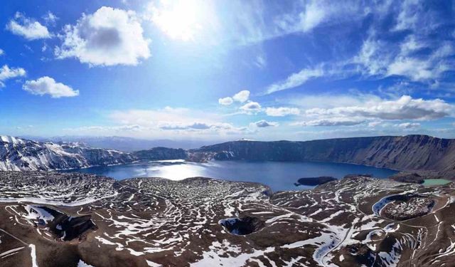 Ziyaret yasağının devam ettiği Nemrut Kalderası havadan görüntülendi