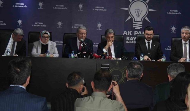 AK Parti Genel Başkan Yardımcısı Demir: "Bizim yerel yönetimler anlayışımız her şeyden önce saha belediyeciliğidir. Makam, mevkii, masa belediyeciliği ile bir alakamız yoktur"