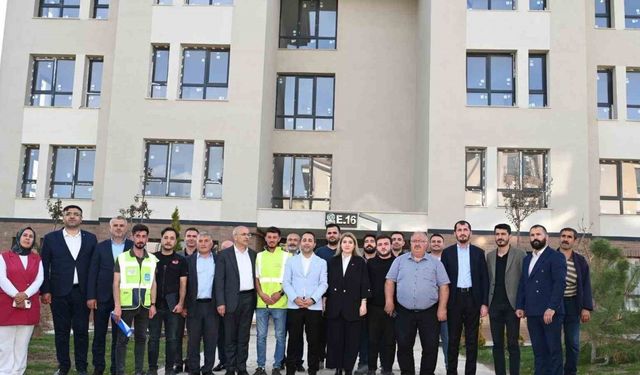 AK Parti heyeti, Doğanşehir’de deprem sonrası çalışmaları inceledi